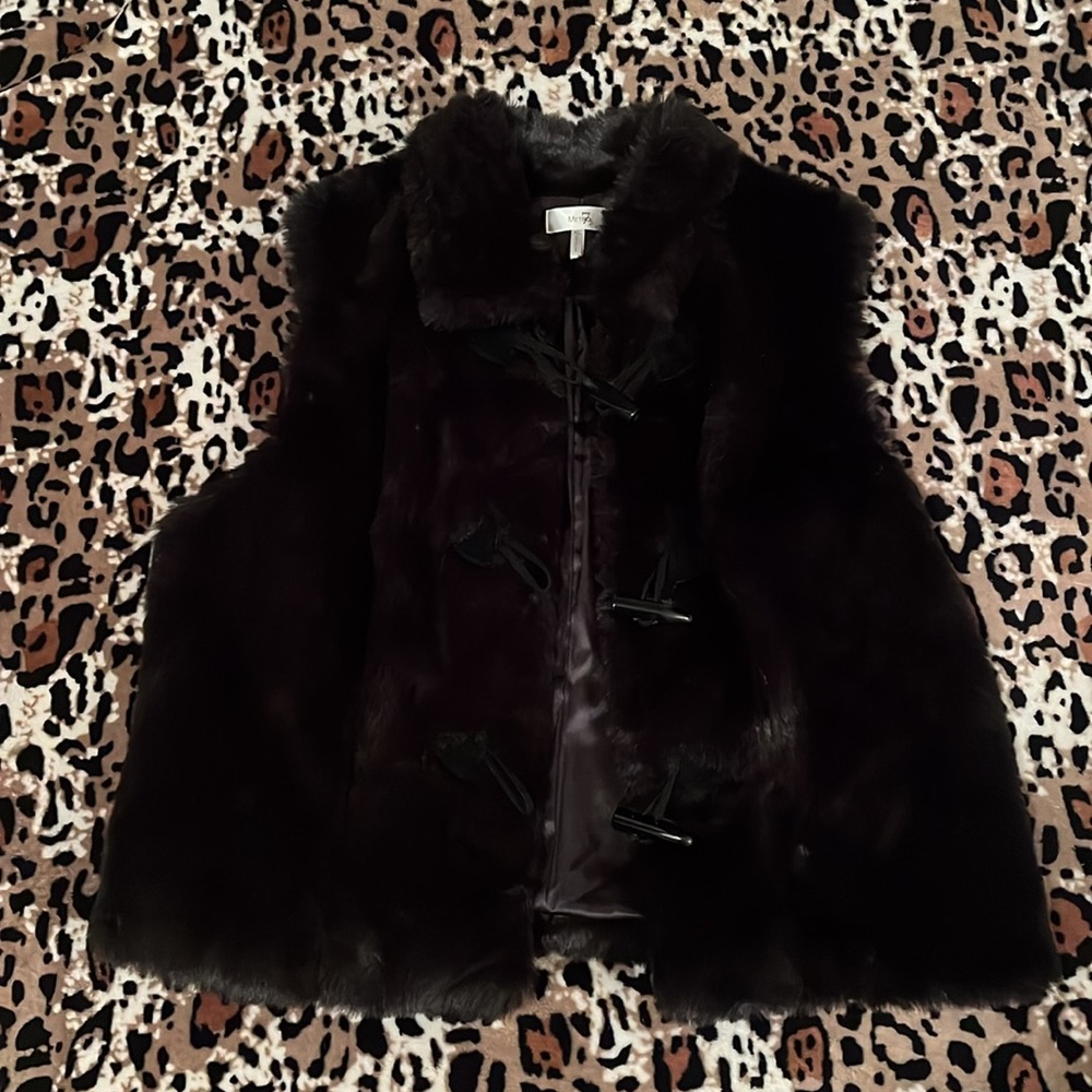 Black Faux Fur Vest - Picture 5 of 5
